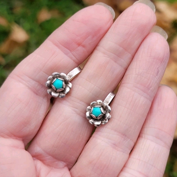 Vintage Mexican Turquoise Rose Flower Screwback Earrings Sterling silver - Picture 7 of 7